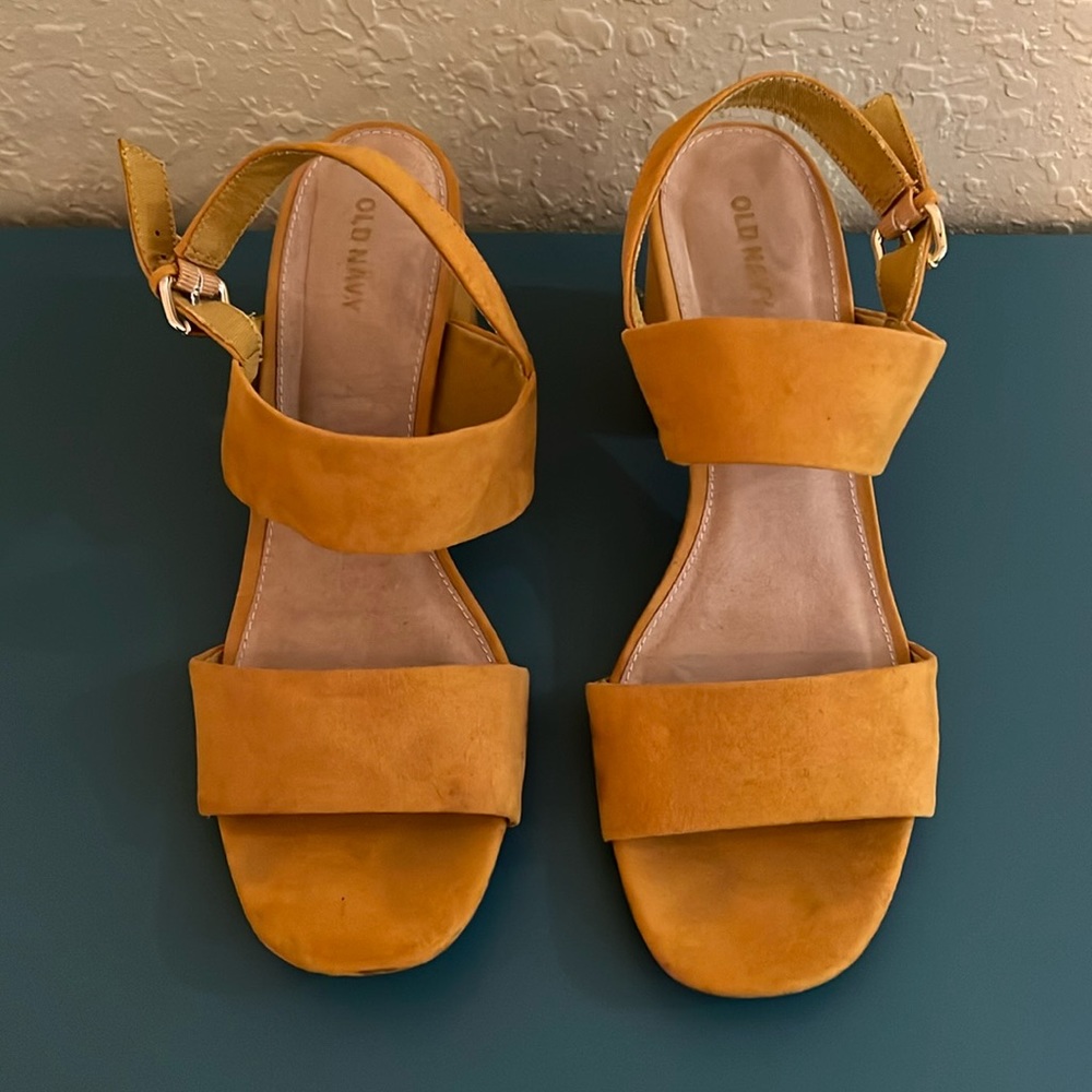 Women’s sandals
